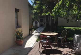 Maison/Studio Clichy sous bois/Le Raincy has Balcony rooms