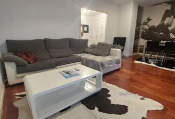 Bonito piso 4 habitaciones en B  tera has Balcony rooms