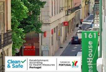 Norte Guest House allows 18 year olds to book a room