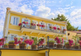 Frajona Apartments has Balcony rooms