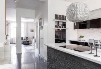 Central Alexandra allows 18 year olds to book a room