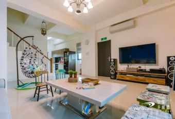 Fun Place to Stay B&B has Balcony rooms