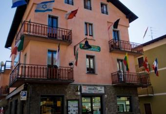 B&B Edelweiss has Balcony rooms