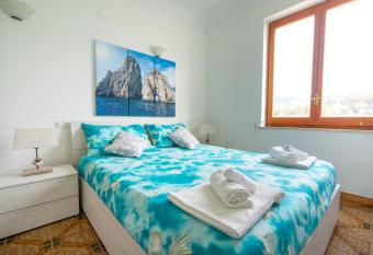 Casa Nonna Marta has Balcony rooms