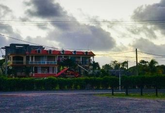 Sun Tropical Paradise has Balcony rooms