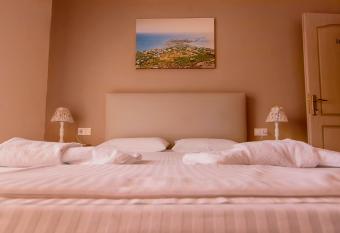 Oriental Bay has Balcony rooms