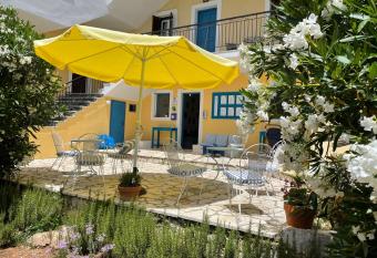 Sunflower Apartments & Studios has Balcony rooms