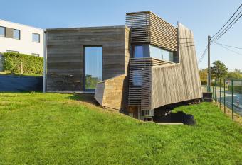 La Huche has Balcony rooms