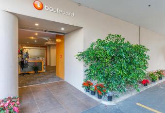 Boulevard Hotel allows 18 year olds to book a room