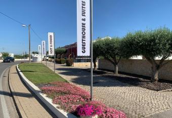 Lost & Found - Guesthouse & Suites has Balcony rooms