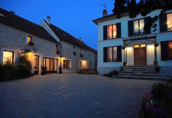 Maison d h  tes LES RAINETTES has Balcony rooms