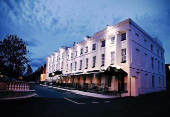 Hampton Hotel allows 18 year olds to book a room