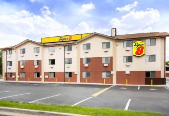 Super 8 by Wyndham Chester/Richmond Area has Smoking rooms
