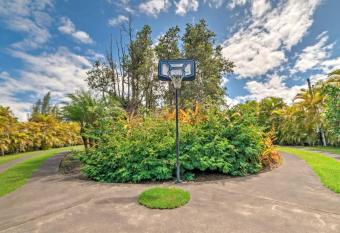 Hale paradise allows 18 year olds to book a room