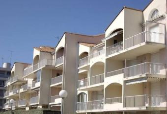 Apparts17 has Balcony rooms