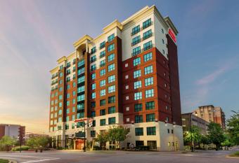 Hampton Inn & Suites National Harbor/Alexandria Area has Balcony rooms