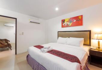 Yes O tel Pattaya By Benya allows 18 year olds to book a room