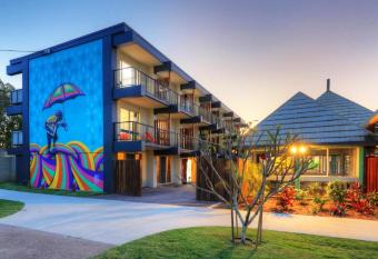 Freedom Backpackers Hostel Rainbow Beach allows 18 year olds to book a room