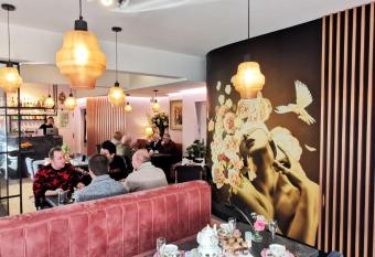 Hotel Cardiff allows 18 year olds to book a room