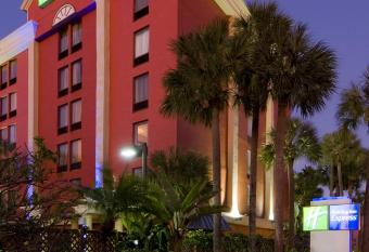 B&b Hotel Miami Airport allows 18 year olds to book a room