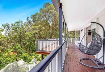Red Gum Cottage has Balcony rooms