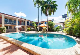 Tropical Queenslander has Balcony rooms