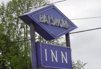Bay Shore Inn has Smoking rooms