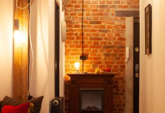 Pokoje go  cinne  allows 18 year olds to book a room