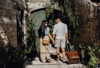 Oinou Strata - Adults Only has Balcony rooms