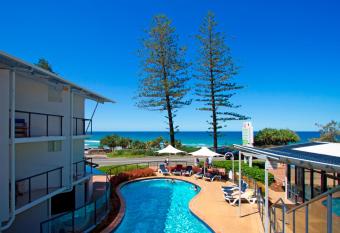 The Beach Retreat Coolum has Balcony rooms