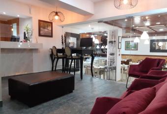 Hotel SQUARE allows 18 year olds to book a room