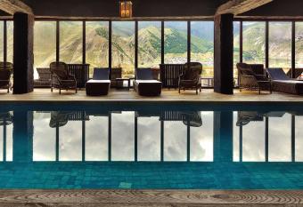 Rooms Hotel Kazbegi allows 18 year olds to book a room