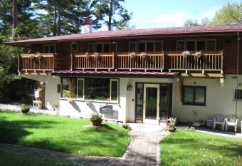 Hirotani Pension has Balcony rooms