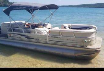 Paradise at Canyon Lake has Balcony rooms