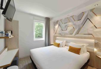 Kyriad Crepy En Valois allows 18 year olds to book a room