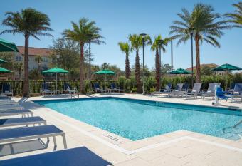 Hyatt Place Sandestin at Grand Blvd allows 18 year olds to book a room