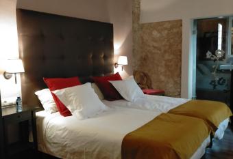 Casa Rural el Castillico has Balcony rooms