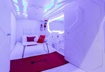 RedDoorz Hostel @ Capsule Inn Medan allows 18 year olds to book a room