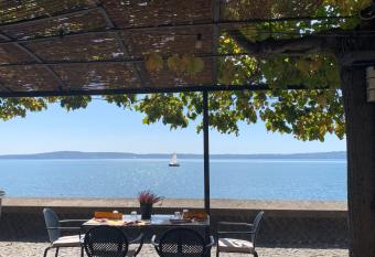 Hotel Borgo Vistalago allows 18 year olds to book a room