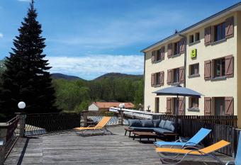 Logis La Rose Des Vents allows 18 year olds to book a room