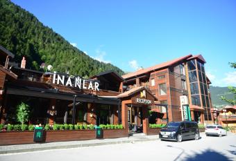 Inanlar Deluxe Hotel & Bungalow has Balcony rooms