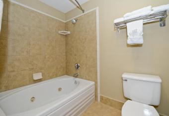 Best Western Plus Prairie Inn allows 18 year olds to book a room