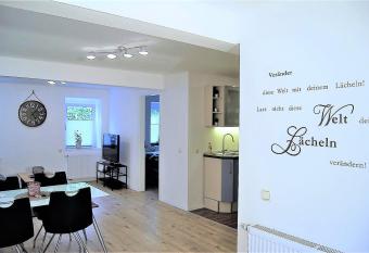 Hildastra  e 1 appart.2 allows 18 year olds to book a room