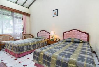 The Bandungan Hotel has Balcony rooms