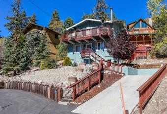 Apres Slopes Heaven has Balcony rooms