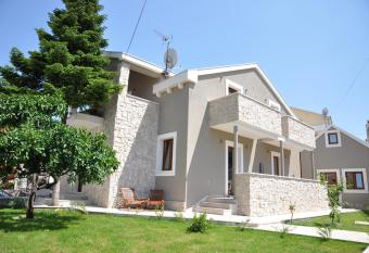 Villa Lu  ica Trogir has Balcony rooms