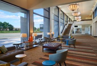 Delta Hotels by Marriott Toronto Airport & Conference Centre allows 18 year olds to book a room
