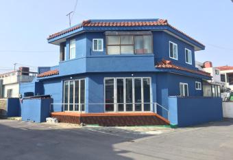 Jeju Guesthouse allows 18 year olds to book a room
