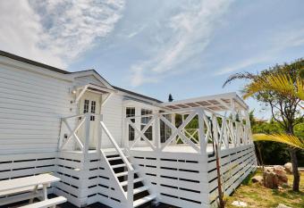 cottage NORTH OKINAWA -SEVEN HOTELS & Resorts- allows 18 year olds to book a room