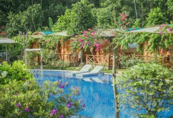 Phu Quoc Valley Sen Bungalow has Balcony rooms